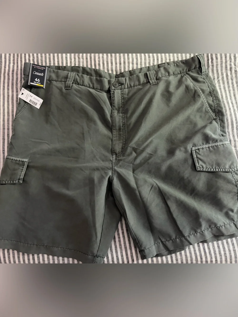 Roundtree & Yorke men’s big and tall Mauve-Brown and gray Cargo Shorts size 46